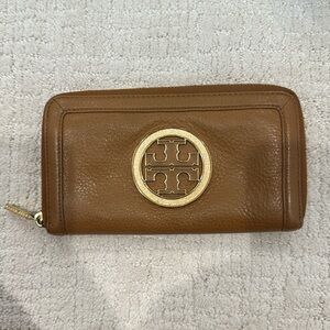 Tory Burch wallet